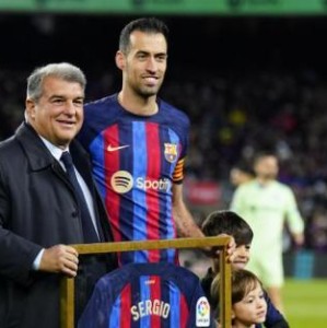 布斯克茨手握沙特大合同却要江湖救急和巴萨续约？