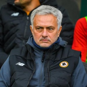 开云手机版-罗马实验新阵型失败 穆里尼奥再陷争议判罚怪圈